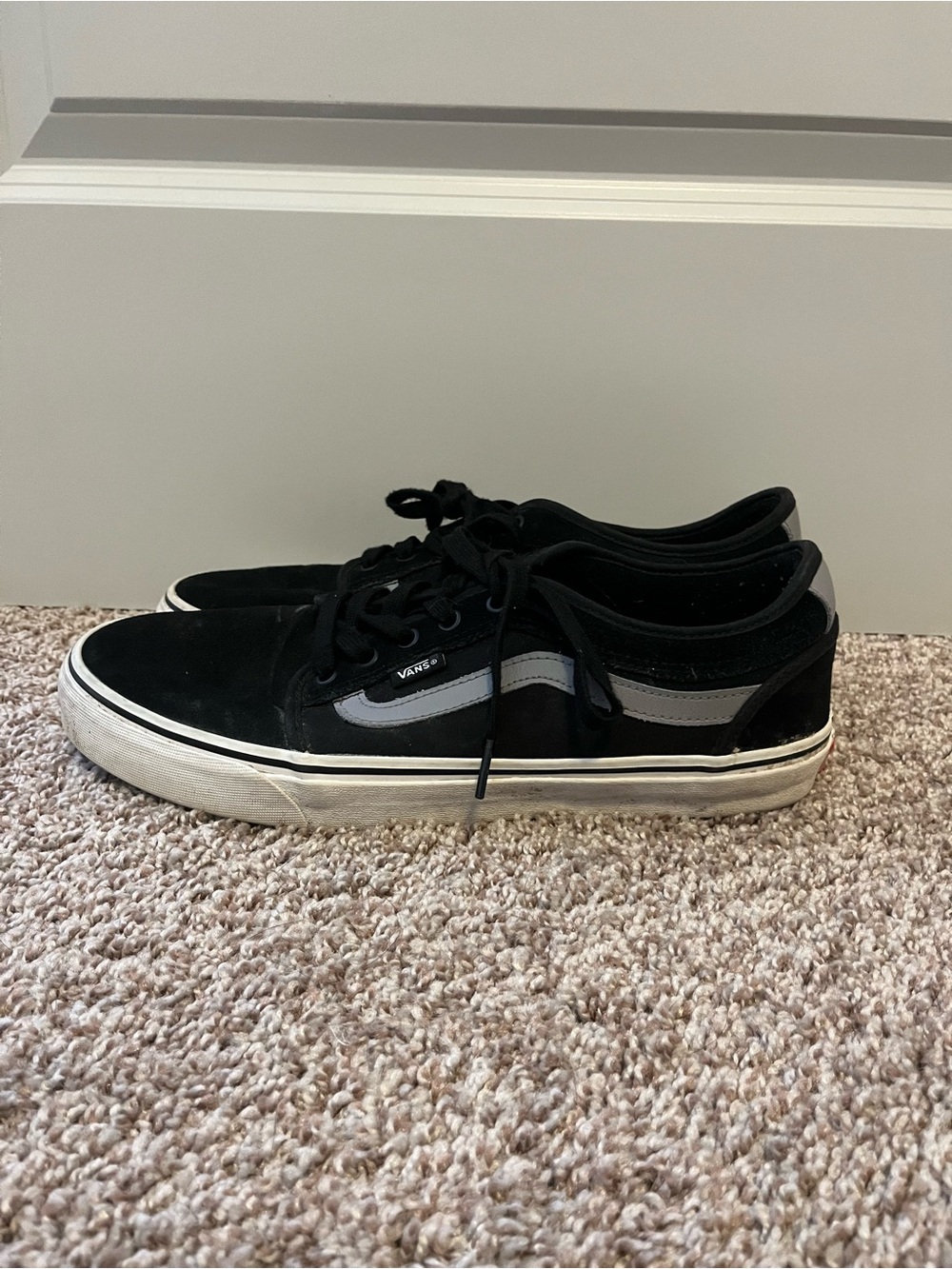 Vans Men's Black Low-Top Skate Shoes with Gray Stripe